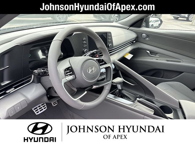 2025 Hyundai Elantra SEL - Photo 18
