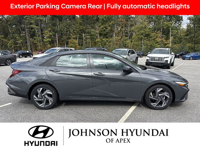 2025 Hyundai Elantra SEL - Photo 4