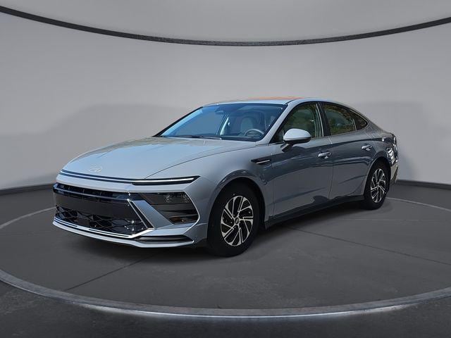 2026 Hyundai Sonata Hybrid Blue's photo