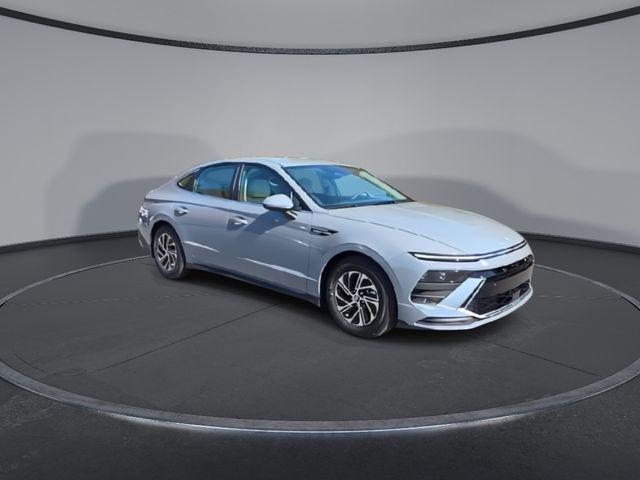 2026 Hyundai Sonata Hybrid Blue photo 2
