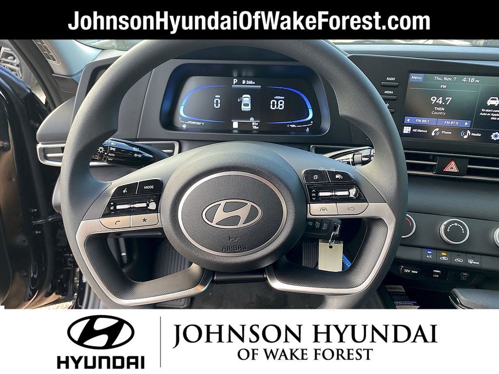 2025 Hyundai Elantra SE - Photo 17