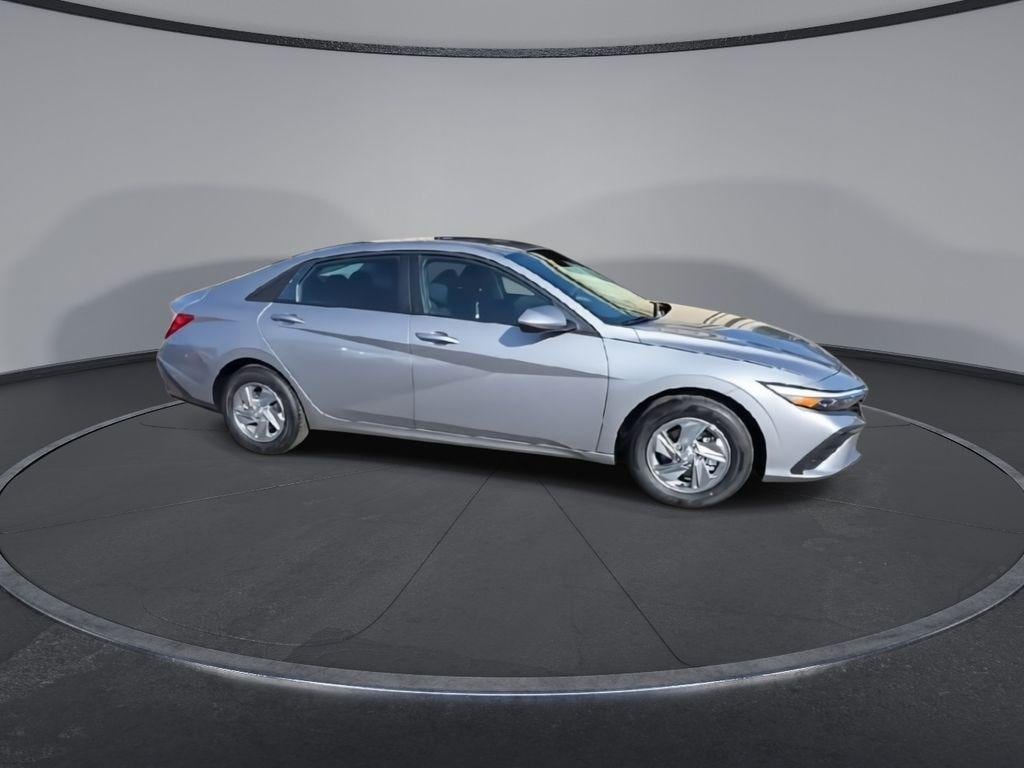 New 2026 Hyundai Elantra SE Sedan