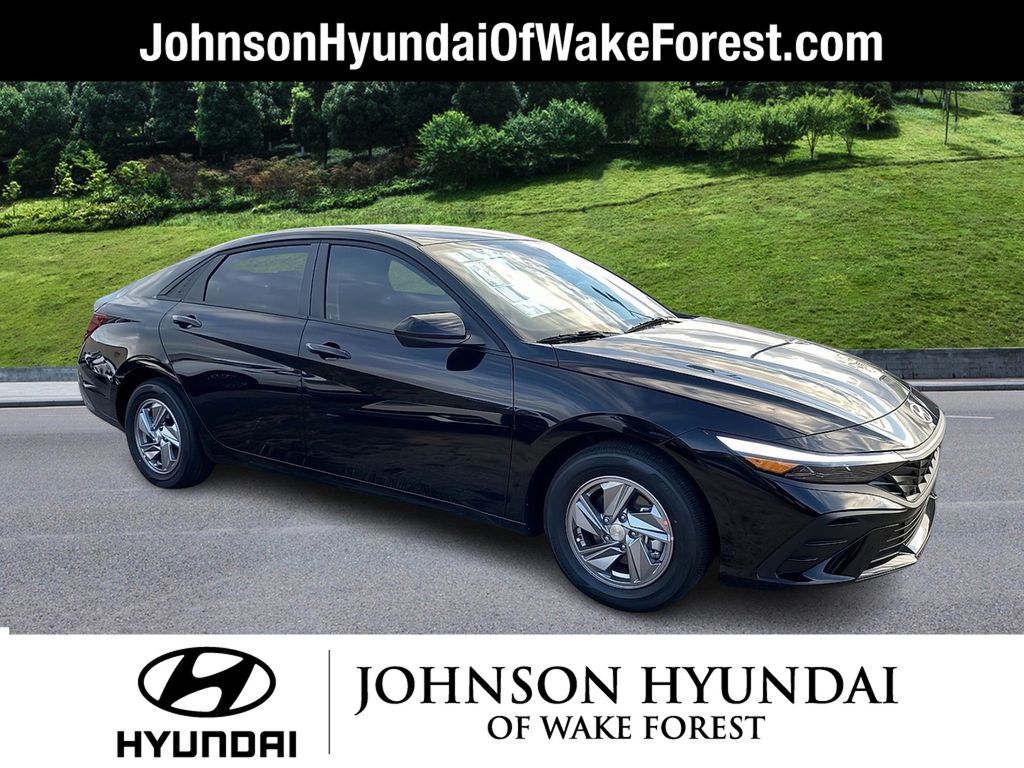 2025 Hyundai Elantra SE - Photo 1