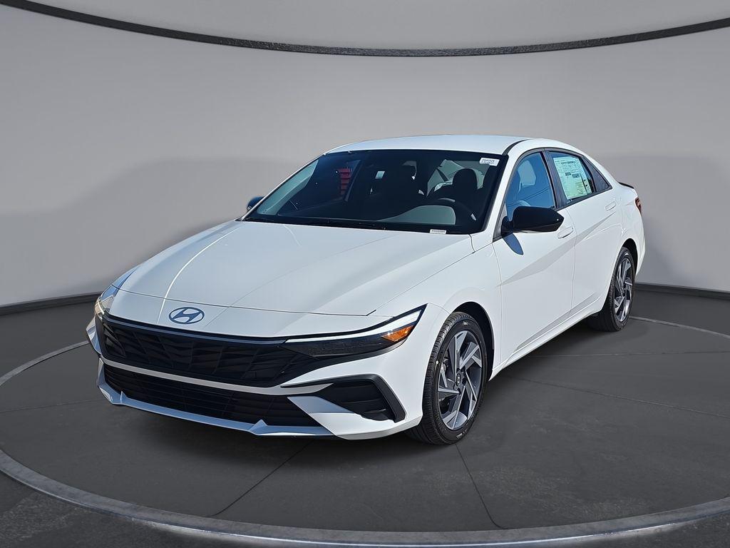 2025 Hyundai Elantra SEL's photo