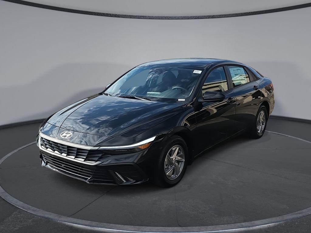 2026 Hyundai Elantra SE's photo