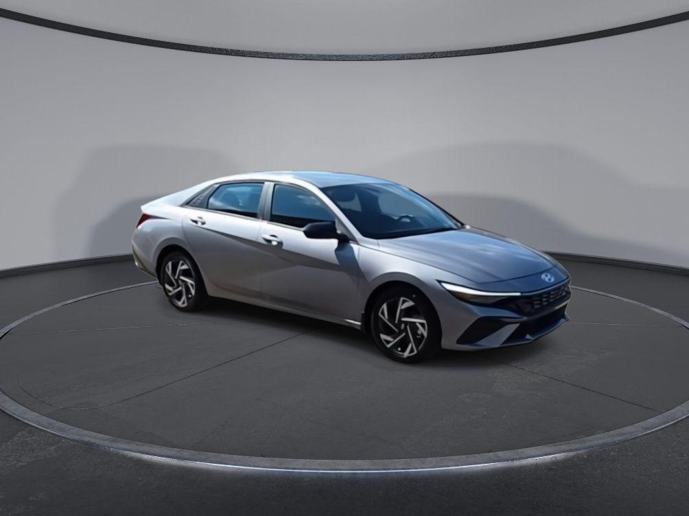 2025 Hyundai Elantra SEL Sport photo 2