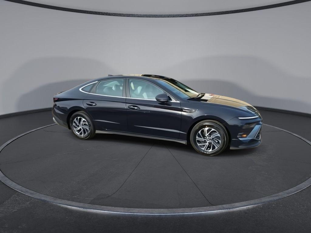 2026 Hyundai Sonata Hybrid Blue photo 2