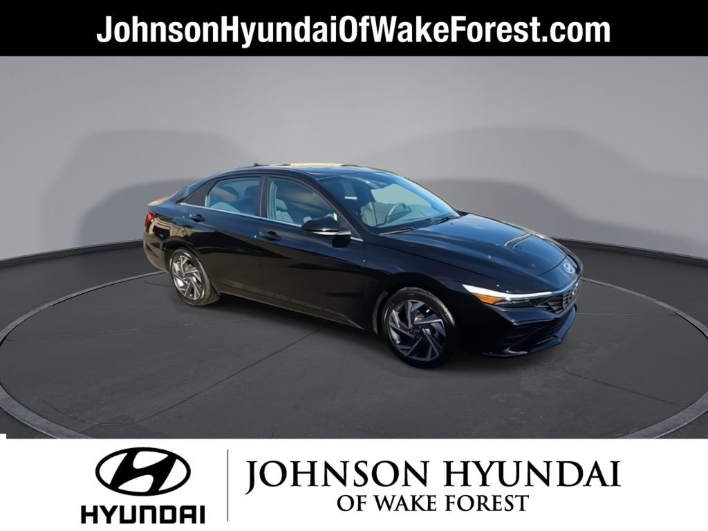 Used 2025 Hyundai Elantra SEL Convenience Sedan