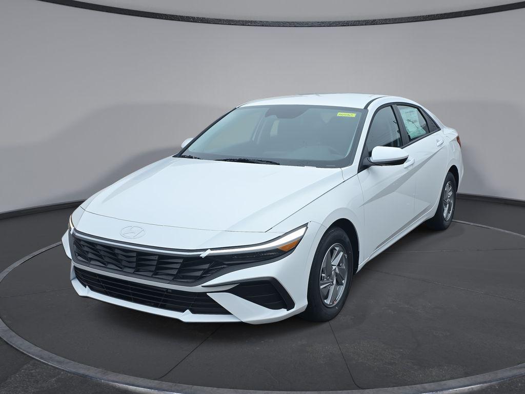 2026 Hyundai Elantra SE's photo