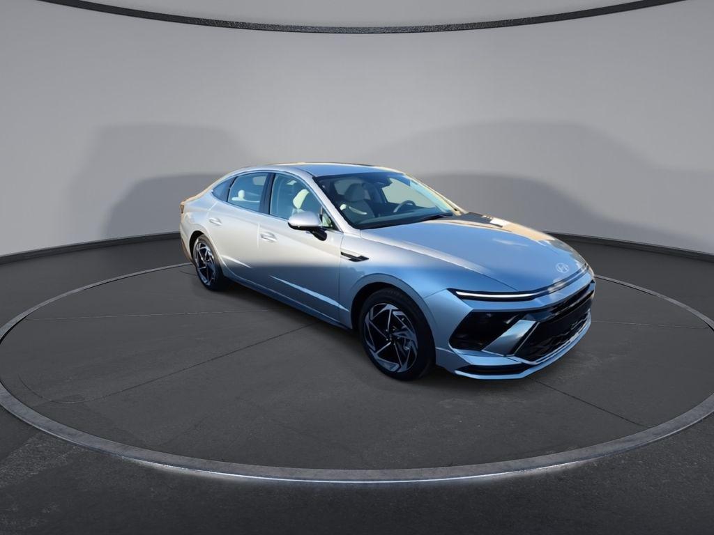 2026 Hyundai Sonata SEL Sport photo 2
