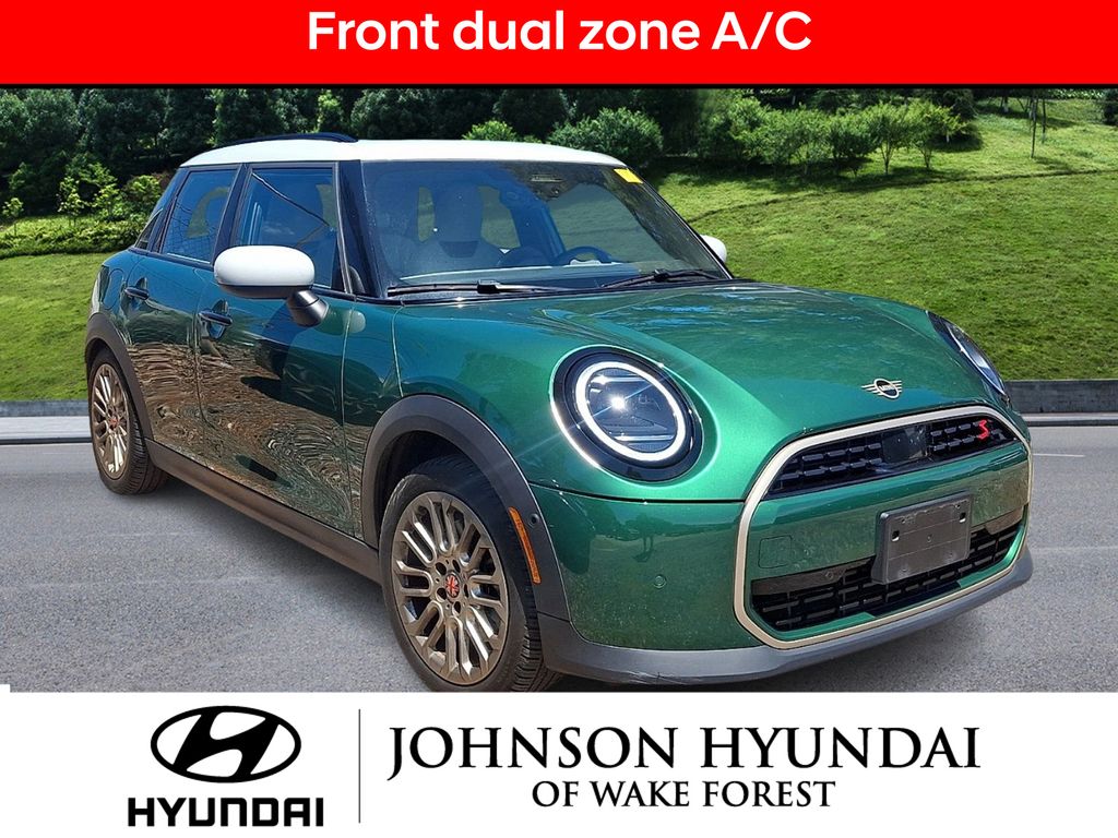 2025 MINI Hardtop Cooper S Signature's photo