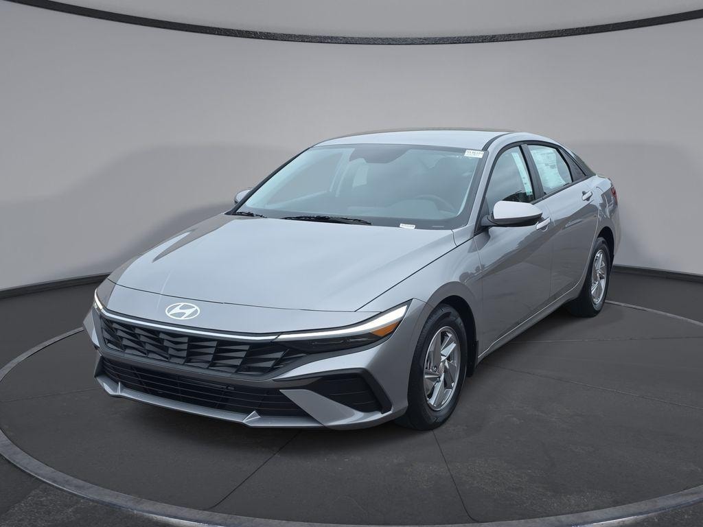 New 2025 Hyundai Elantra SE Sedan