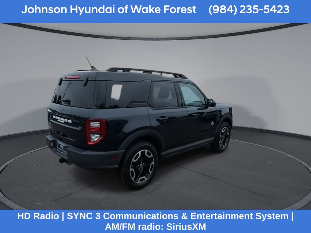 2022 Ford Bronco Sport Outer Banks photo 2