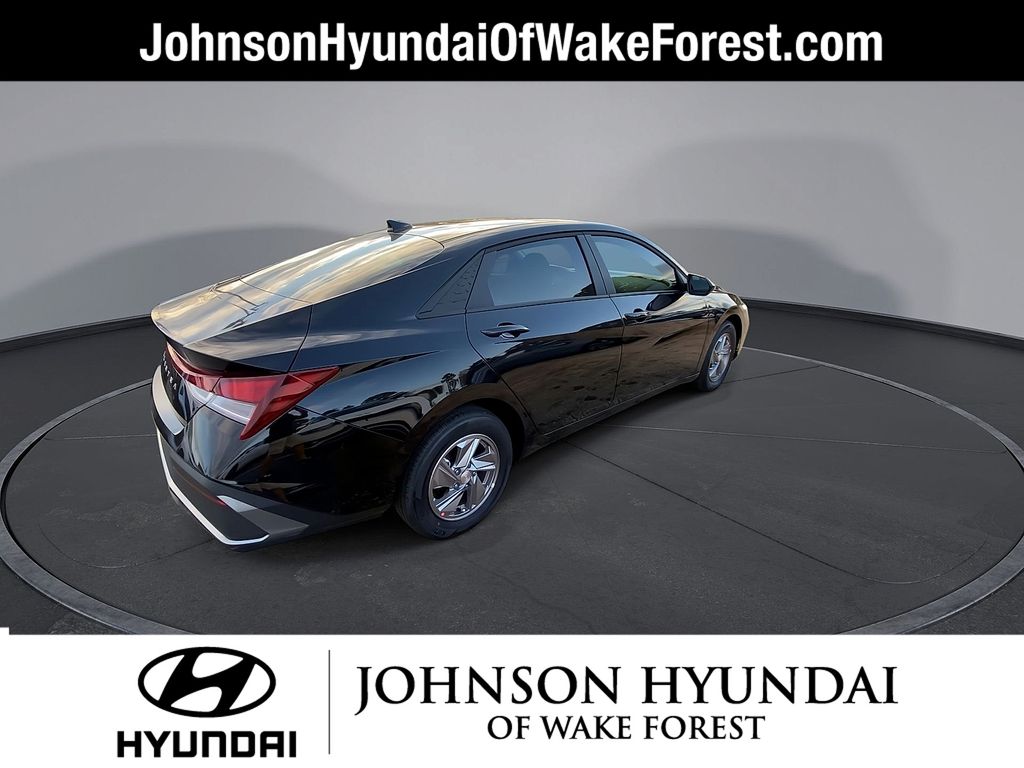 2025 Hyundai Elantra SE - Photo 8