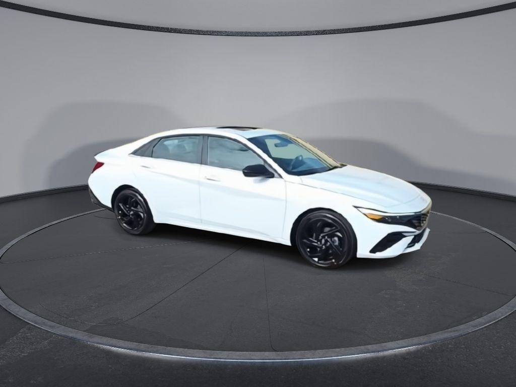 2026 Hyundai Elantra SEL Sport photo 2