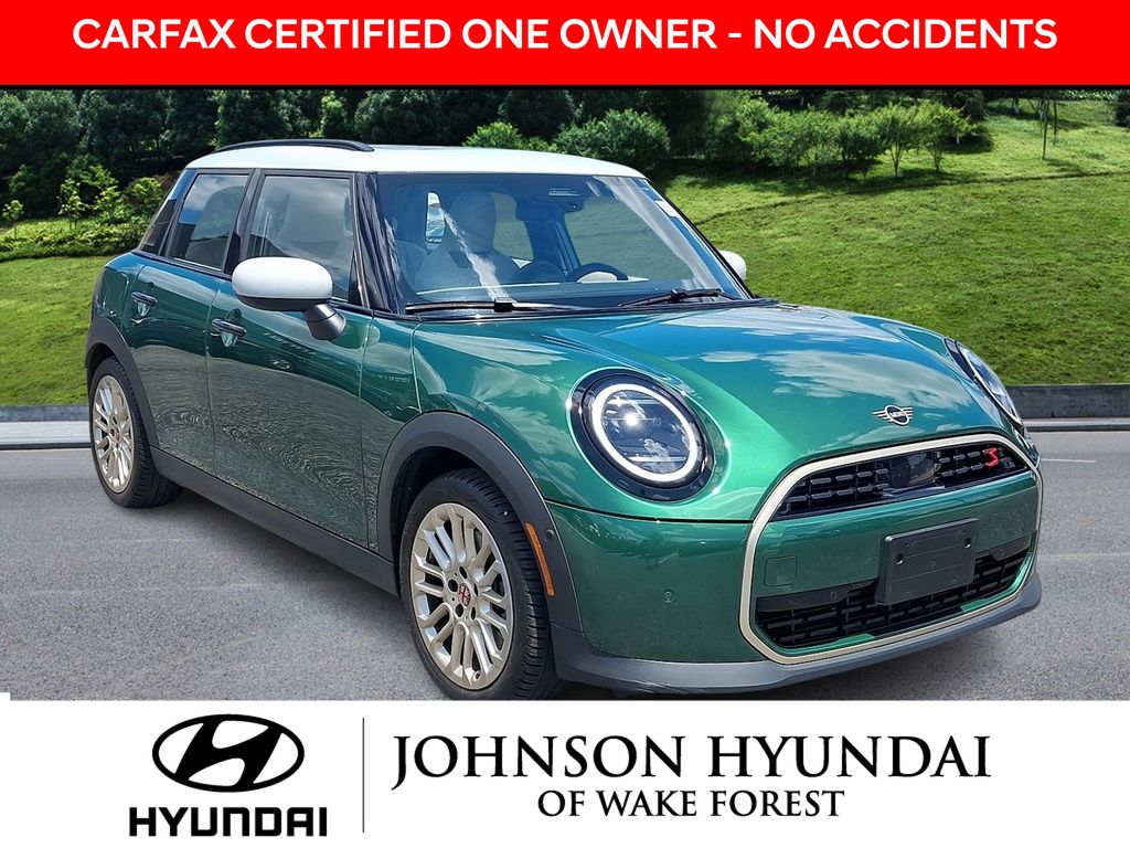2025 MINI Hardtop Cooper S Signature's photo