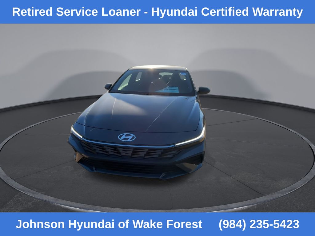 2025 Hyundai Elantra SEL Sport photo 3