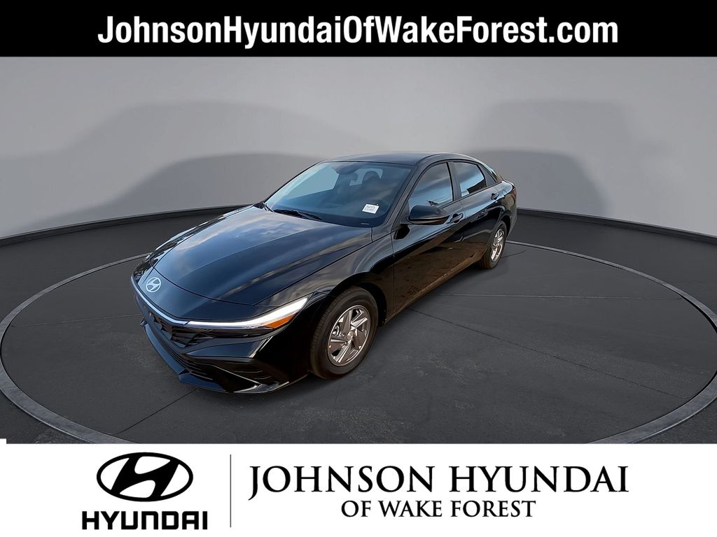 2025 Hyundai Elantra SE - Photo 4
