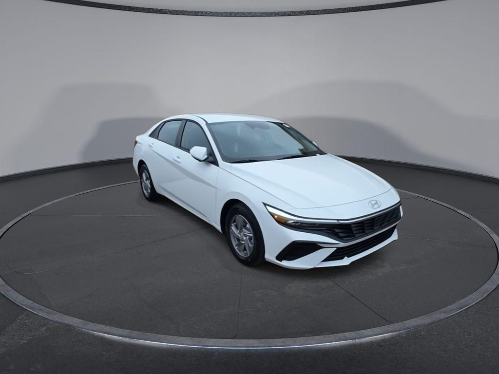 New 2026 Hyundai Elantra SE Sedan
