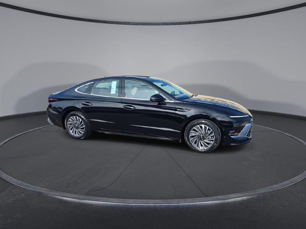 2026 Hyundai Sonata Limited photo 2