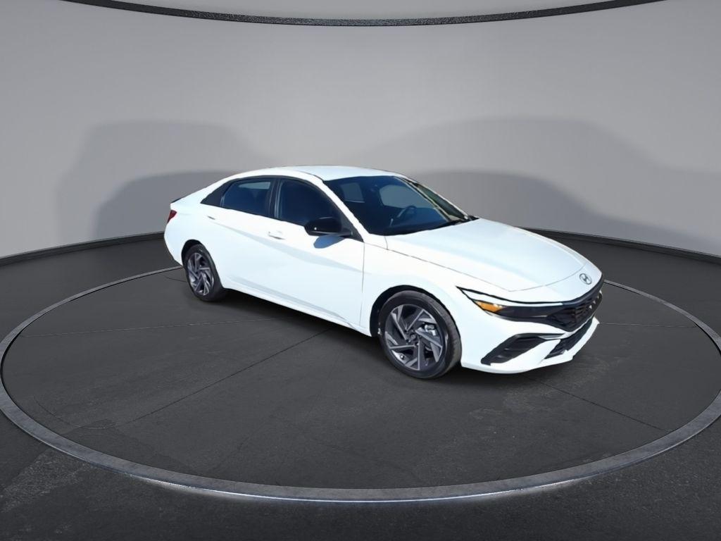 2025 Hyundai Elantra SEL Sport photo 2