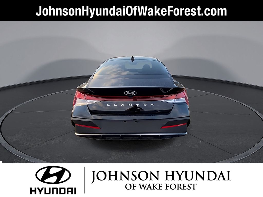 2025 Hyundai Elantra SE - Photo 7