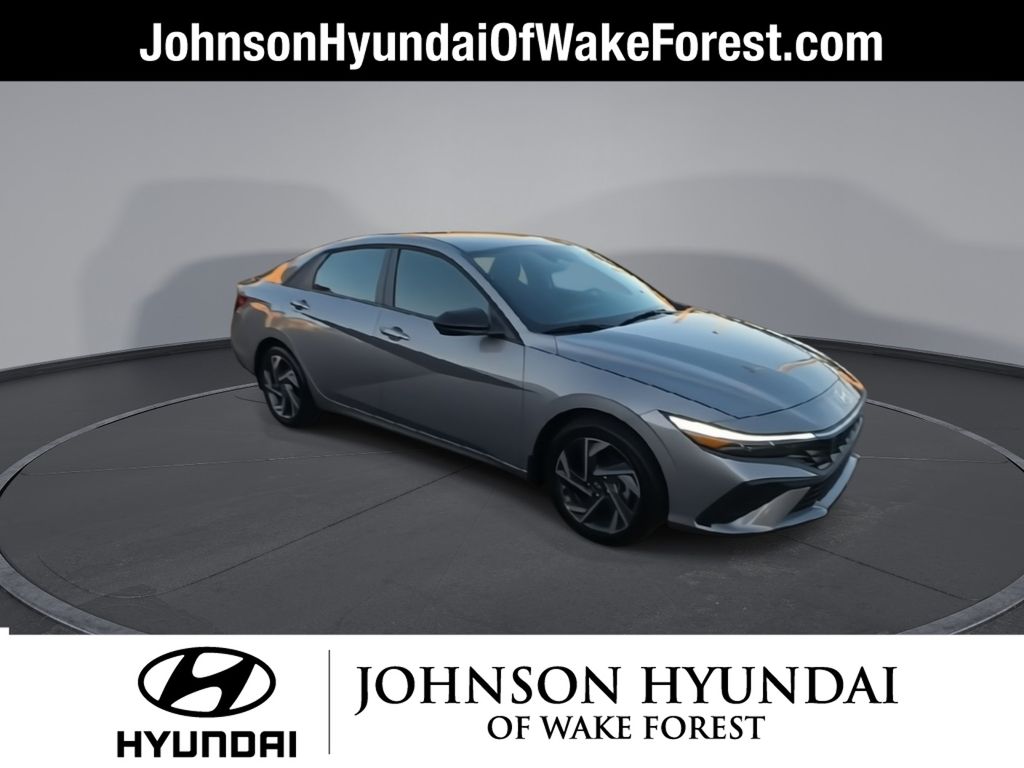 2025 Hyundai Elantra SEL Sport photo 2