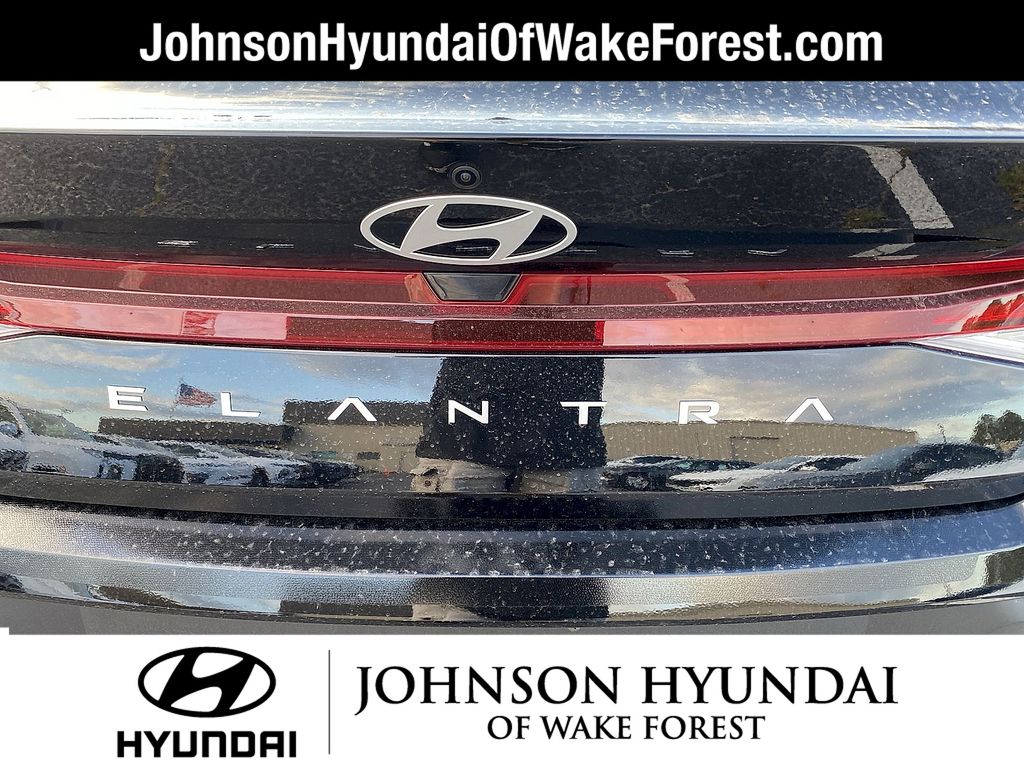 2025 Hyundai Elantra SE - Photo 19