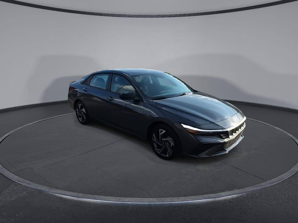 2025 Hyundai Elantra SEL Sport photo 2