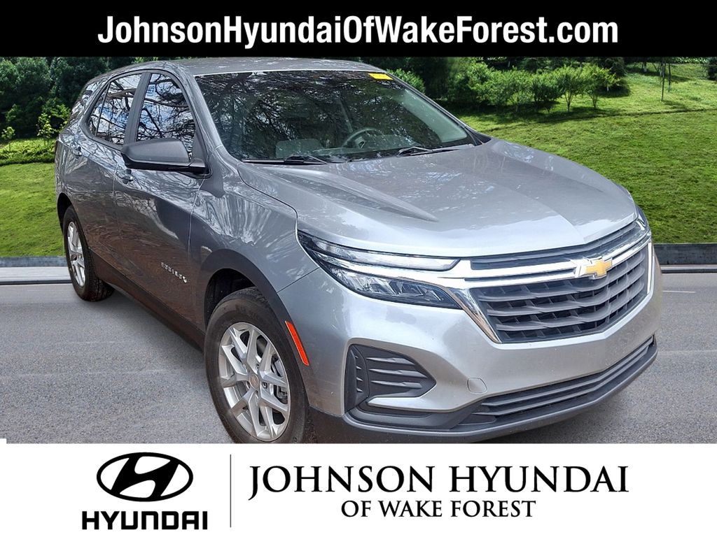 2023 Chevrolet Equinox LS's photo