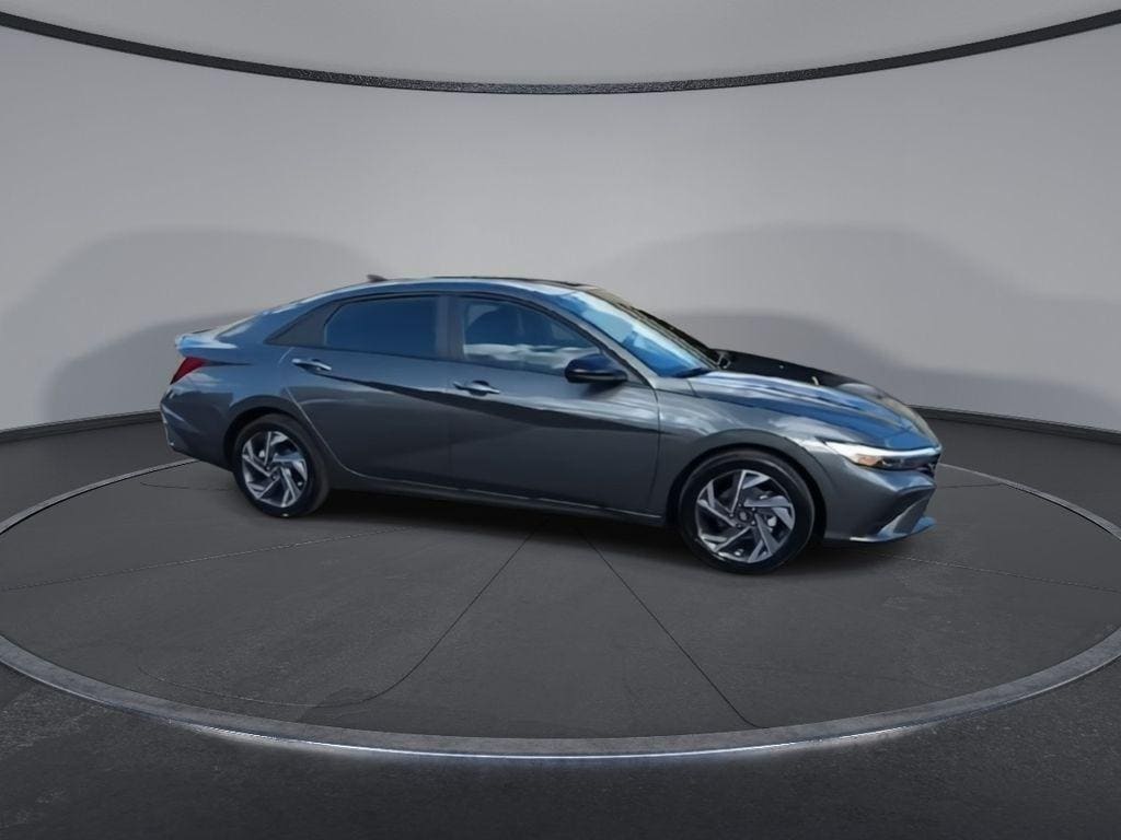 New 2025 Hyundai Elantra SEL Sport Sedan