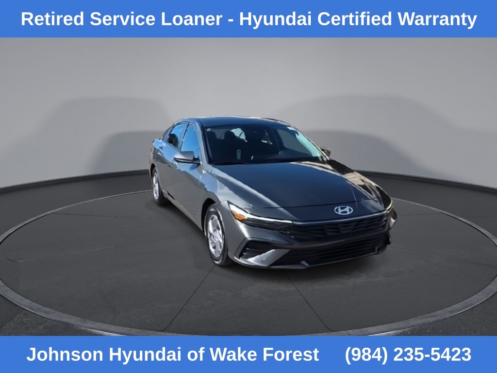 2025 Hyundai Elantra SE photo 3