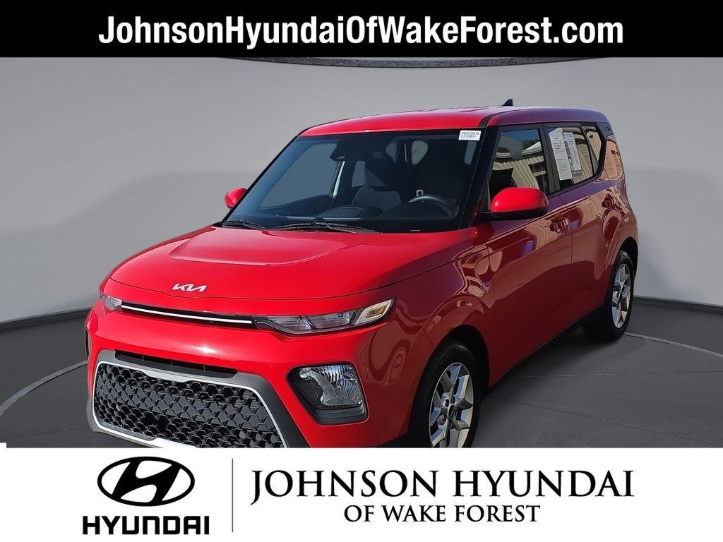 2022 Kia Soul LX's photo