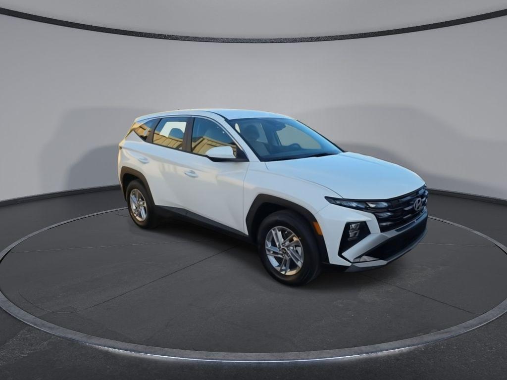 2026 Hyundai Tucson SE photo 2