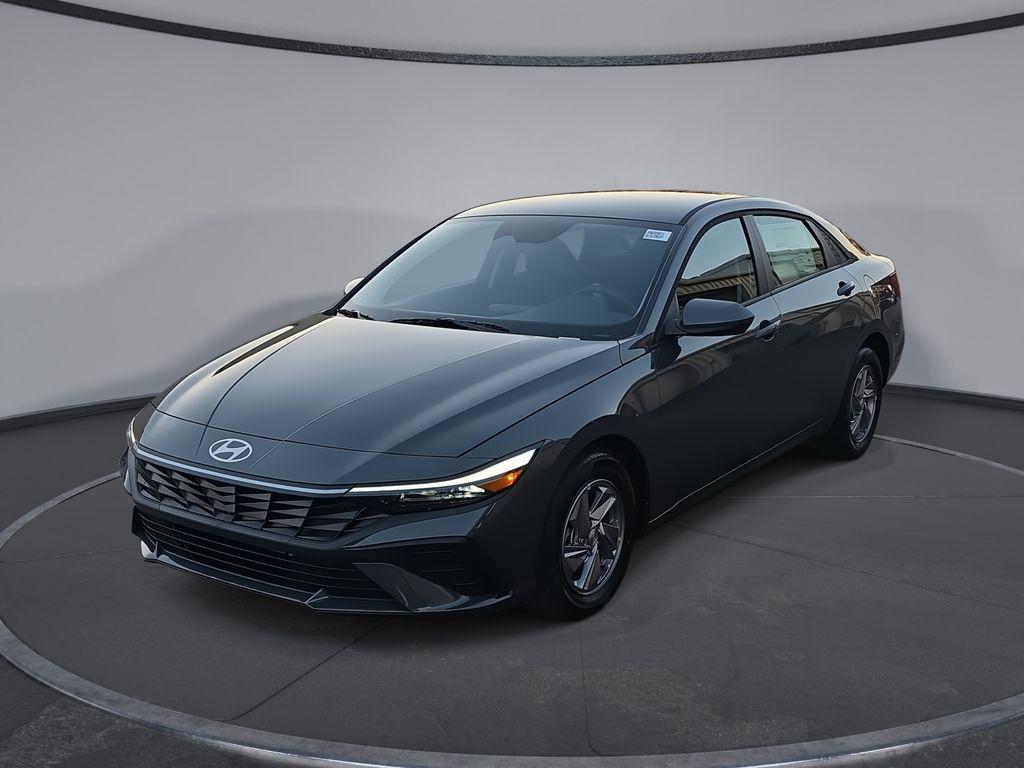 2026 Hyundai Elantra SE's photo