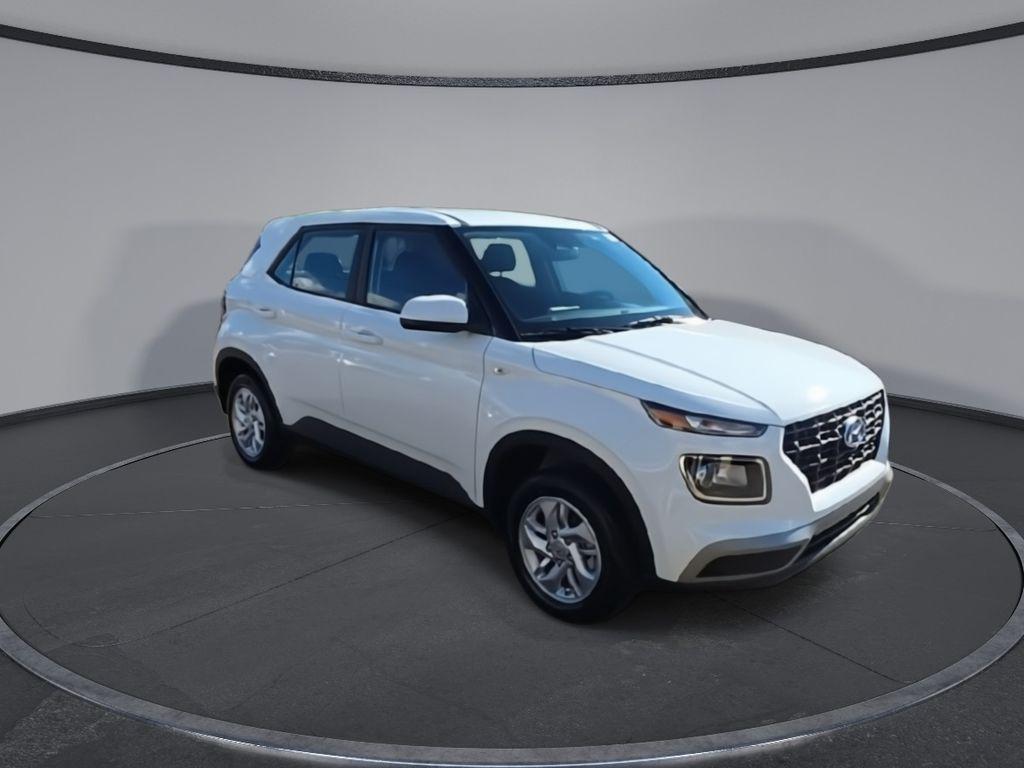 2025 Hyundai Venue SE photo 2