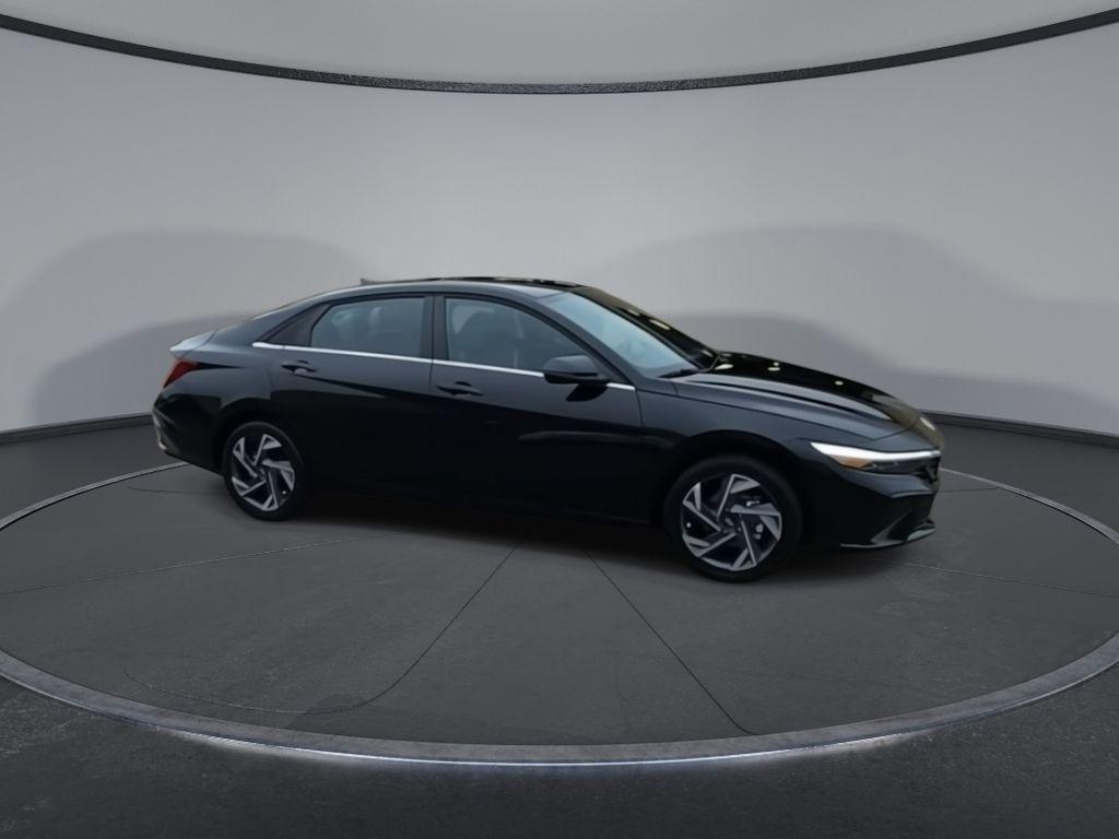 2025 Hyundai Elantra Hybrid Limited photo 2