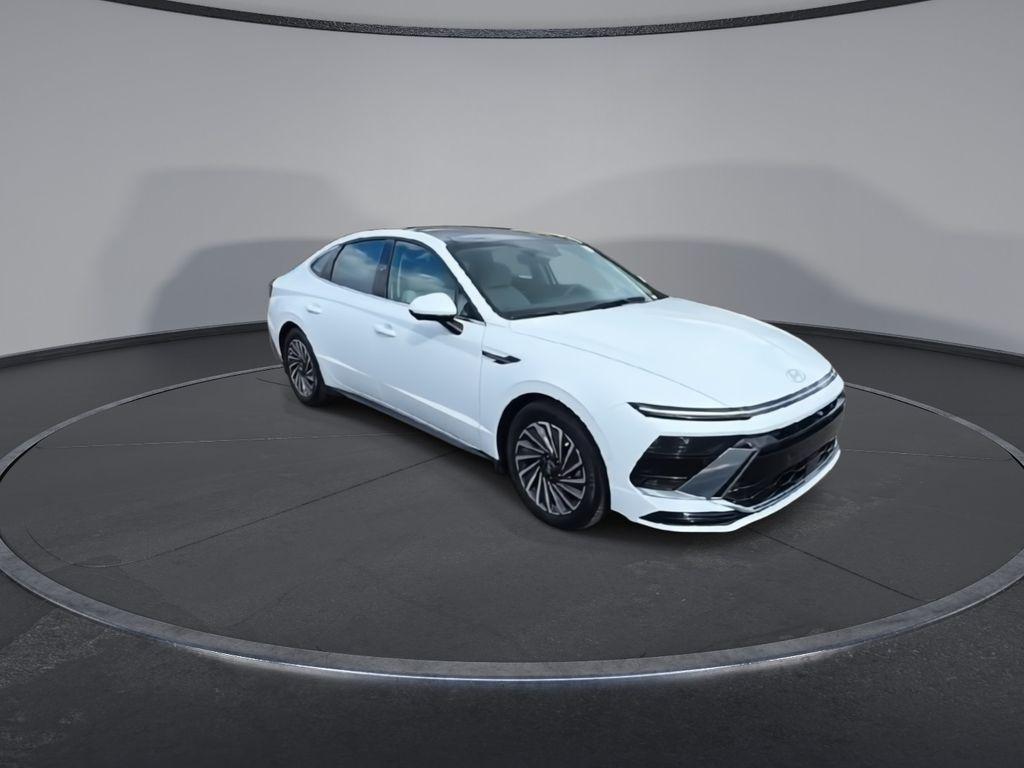 2026 Hyundai Sonata Hybrid Limited photo 2