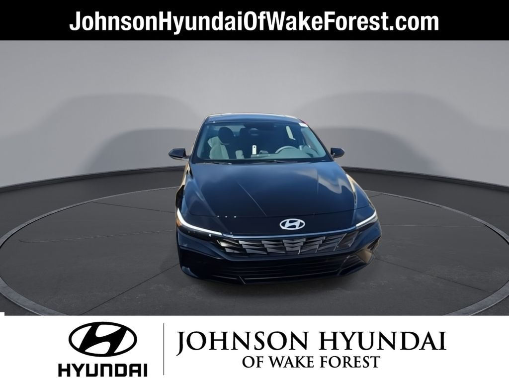 Used 2025 Hyundai Elantra SEL Convenience Sedan