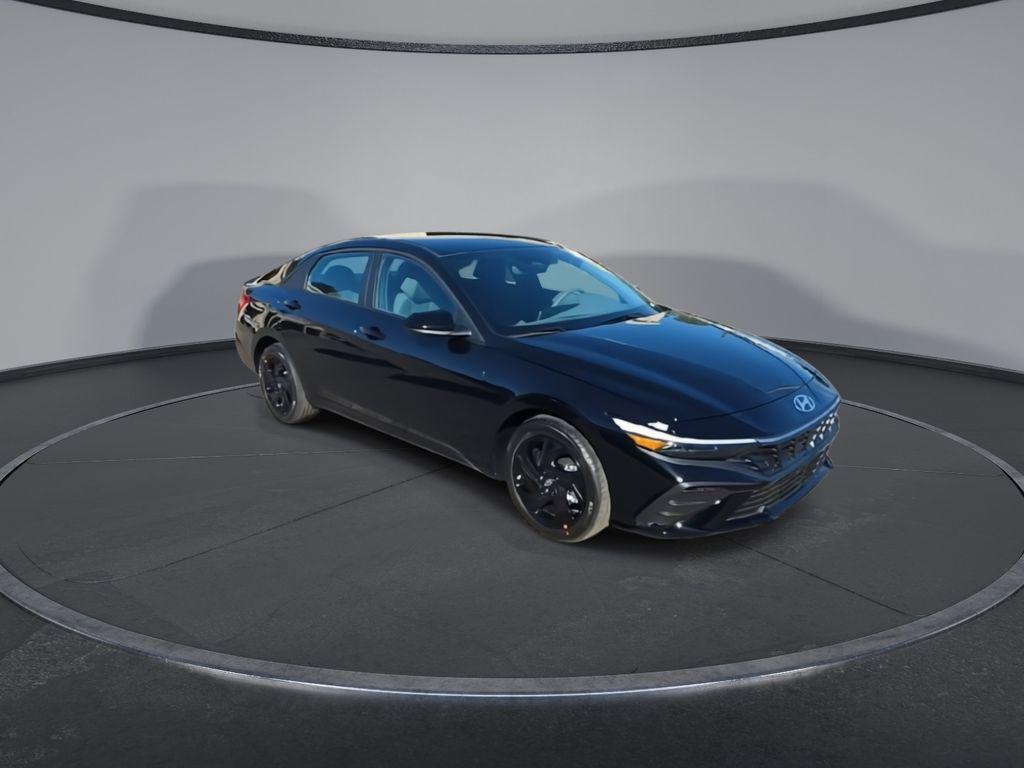 2026 Hyundai Elantra SEL Sport photo 2