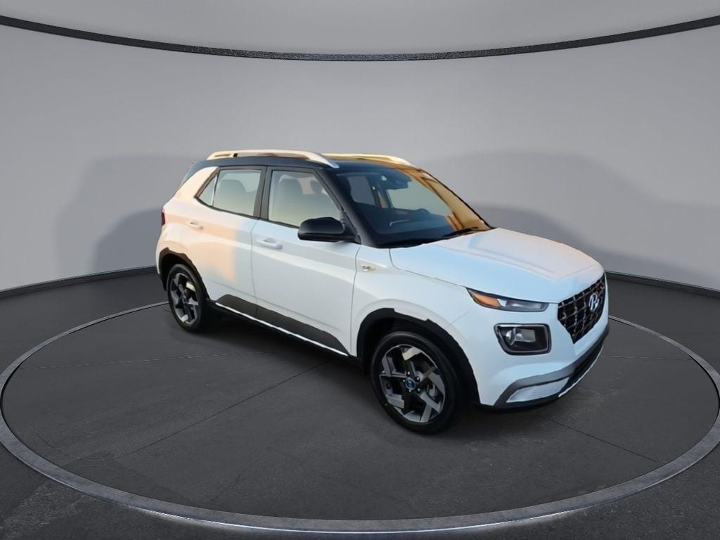 New 2026 Hyundai Venue SEL w/Two-Tone Roof SUV