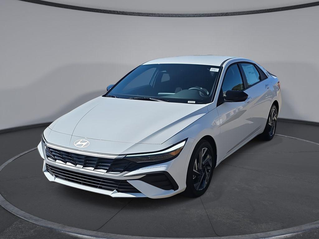 2025 Hyundai Elantra SEL's photo