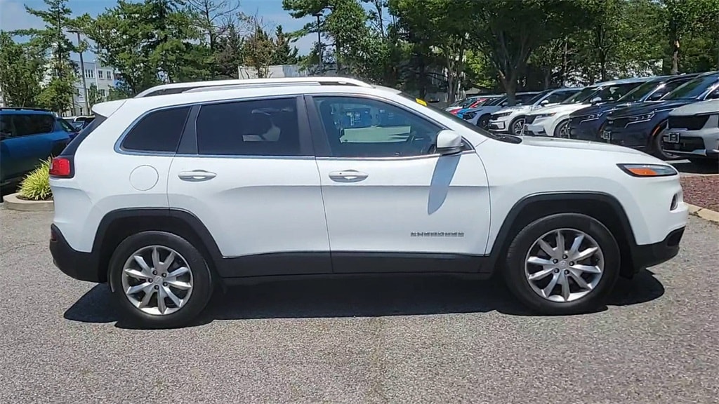 Used 2018 Jeep Cherokee Limited with VIN 1C4PJMDB0JD593562 for sale in Annapolis, MD