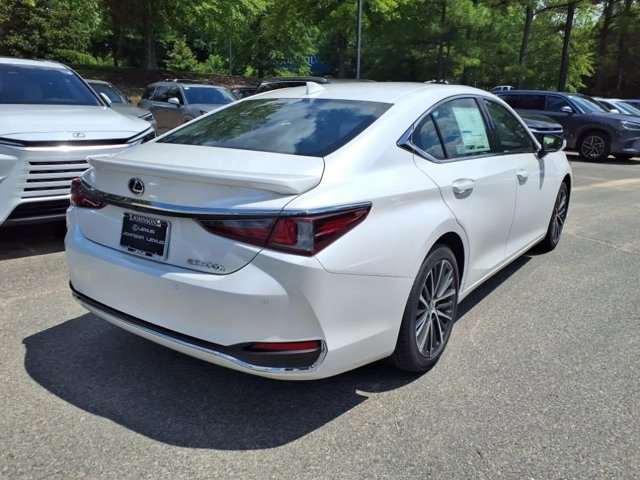 2025 Lexus ES 300h photo 3
