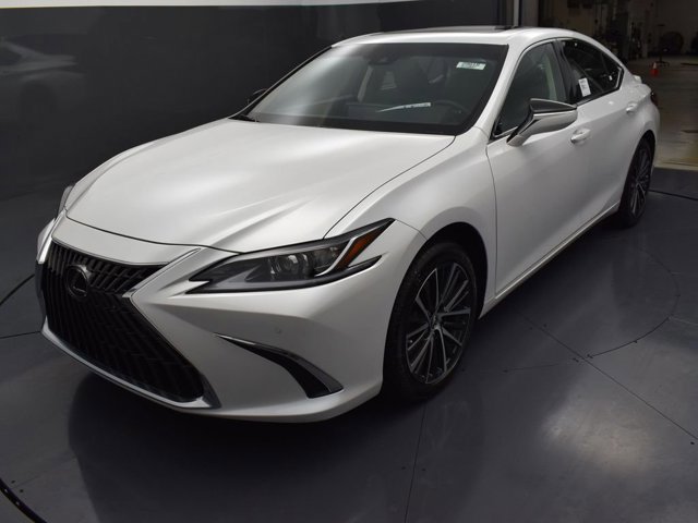 2025 Lexus ES 300h photo 4