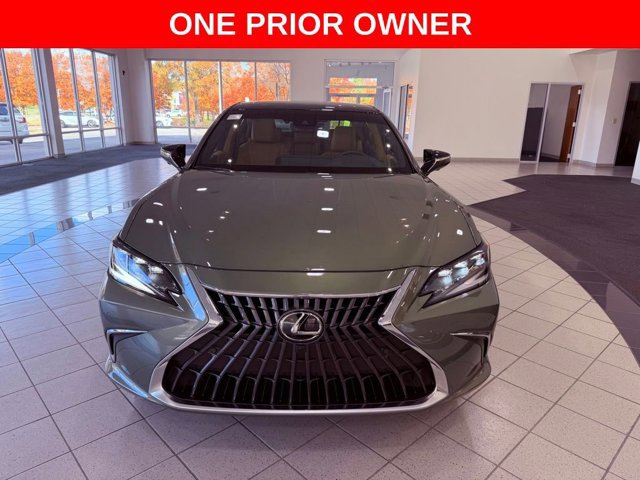 2024 Lexus ES 350 Ultra Luxury photo 2