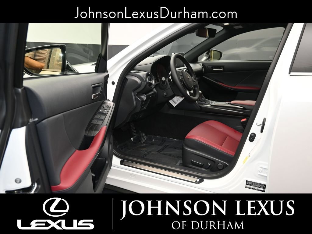 2025 Lexus IS 300 - Photo 10
