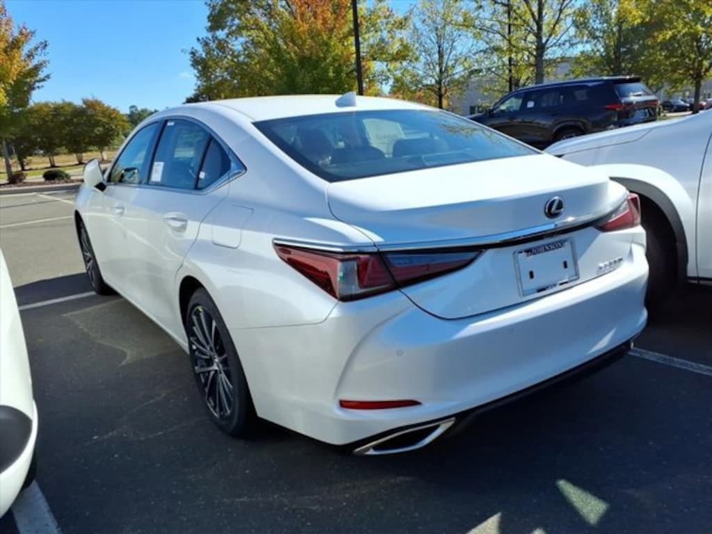 New 2025 Lexus ES 350 4-DOOR SEDAN