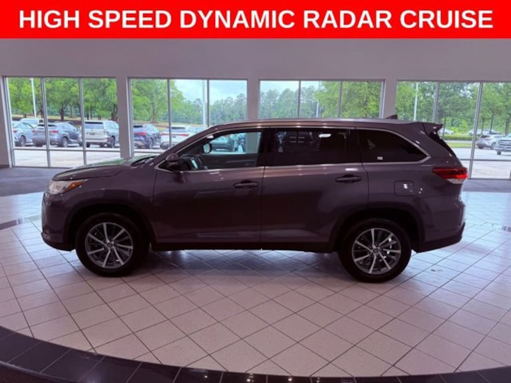 Used 2019 Toyota Highlander XLE V6 SUV