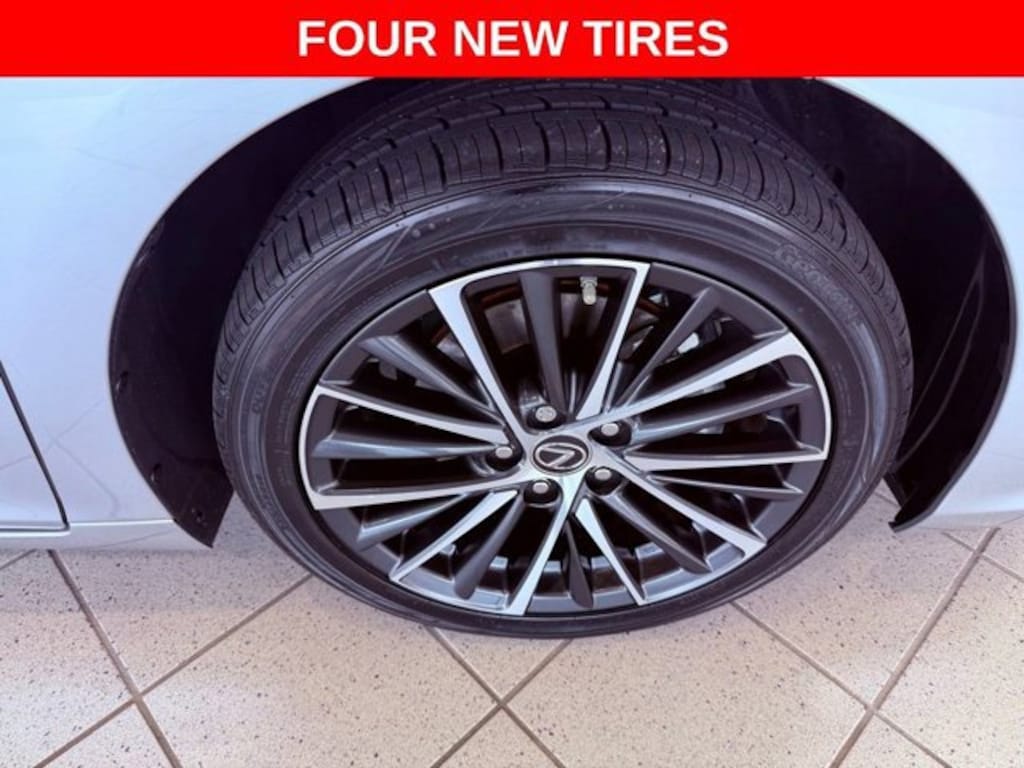 Certified 2025 Lexus ES 300h Base Sedan